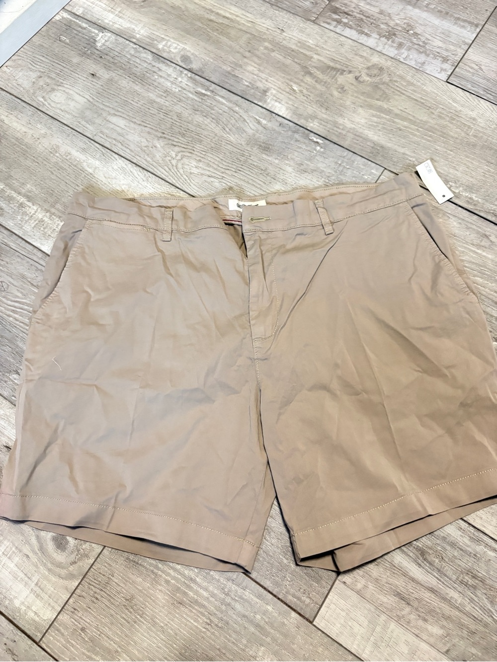 Goodthreads Men's Khaki Flat-Front Chino Shorts